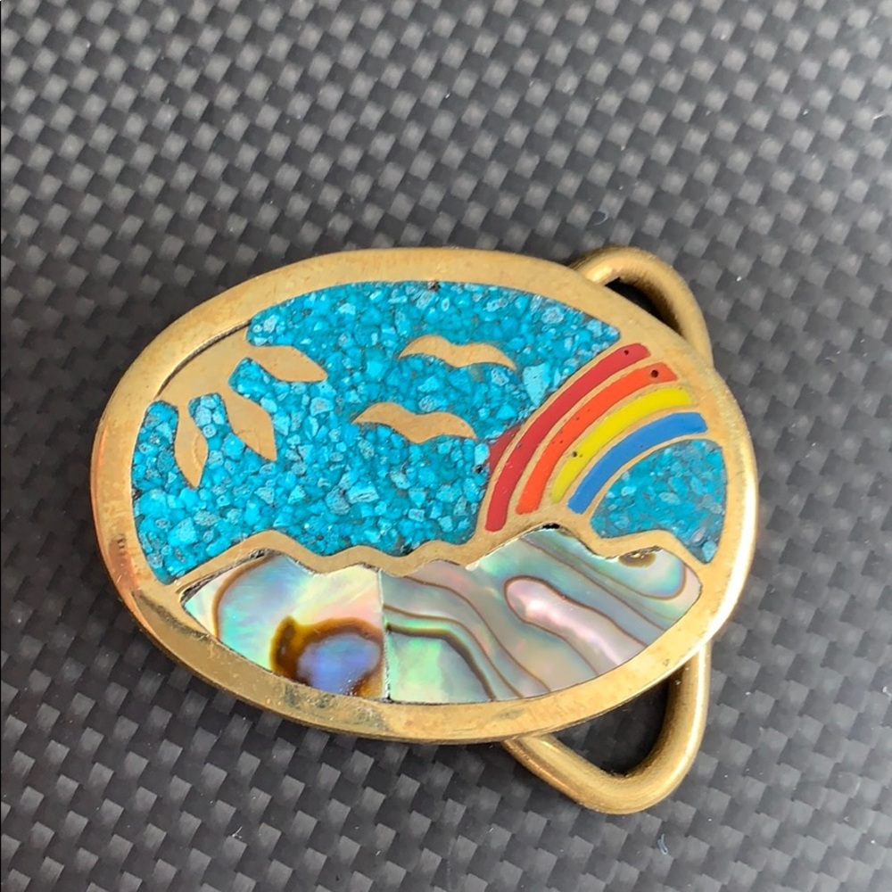 Inlayed belt buckle